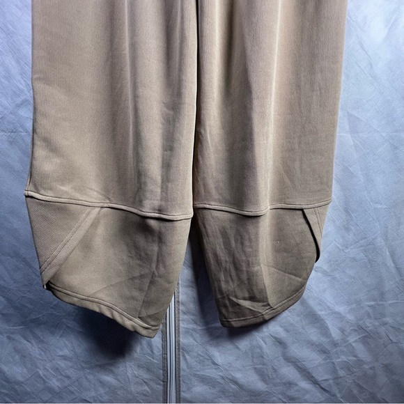 NWT FREEOAK super comfy pants size M. Large size front pockets color beige - Picture 6 of 8